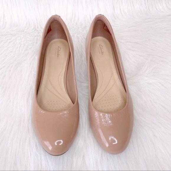 🎉SOLD🎉CLARKS Artisan VENDRA BLOOM WOMENS WEDGE PUMP Size 7 - Picture 2 of 16